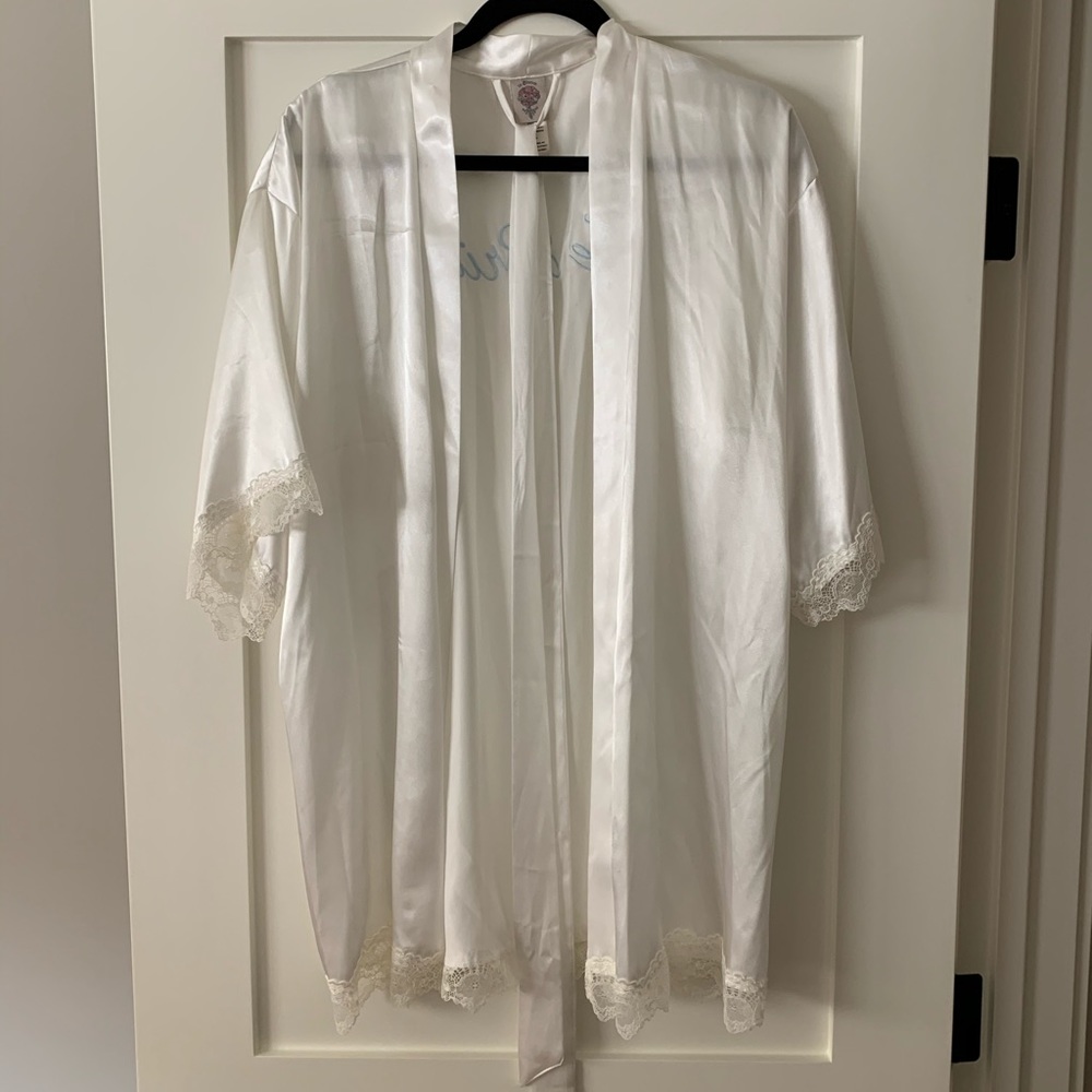 In Bloom Bridal Robe - Picture 2 of 2